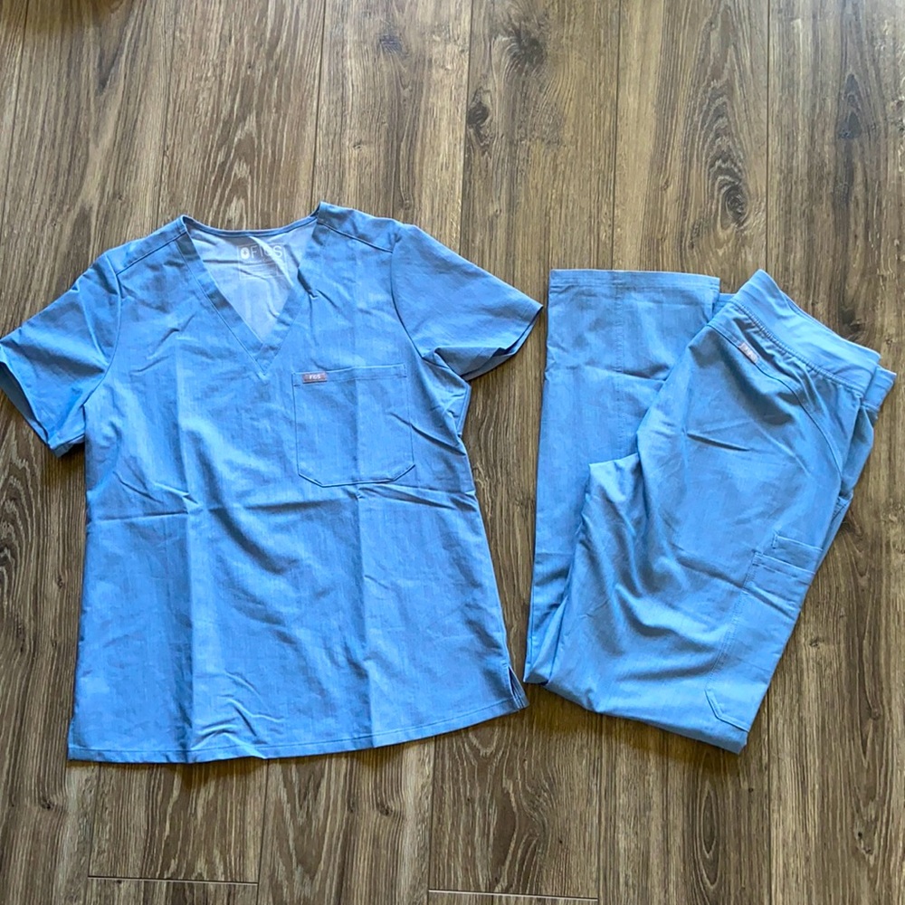 Figs scrub set